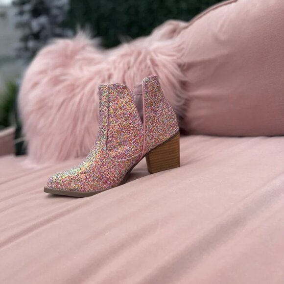 Fiera Pink Glitter Bootie - Picture 2 of 2